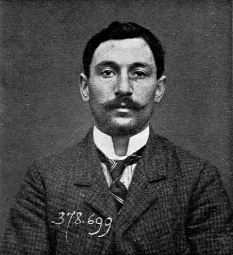 Vincenzo Peruggia'nın 1909 tarihli polis fotoğrafı.